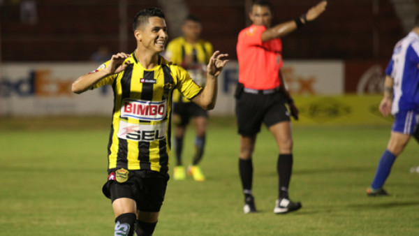 Gerson Rodas sufre fractura de clavícula y estará un mes de baja