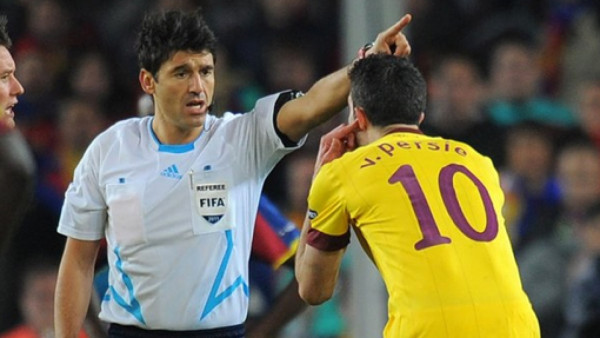 Prensa inglesa: Busacca le 'roba' partido al Arsenal