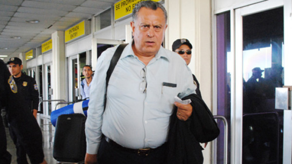 'El Cuate' Castillo no tiene respaldo en El Salvador