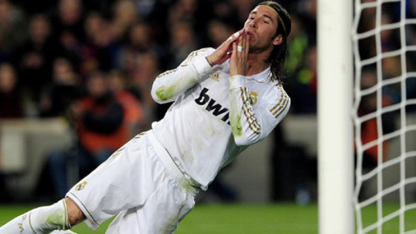 Barcelona sufre, pero despacha al Real Madrid