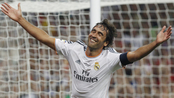 Raúl anotó en su partido homenaje