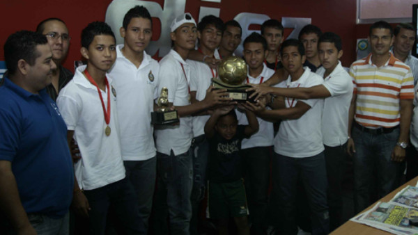 El campeón ITC visitó DIEZ