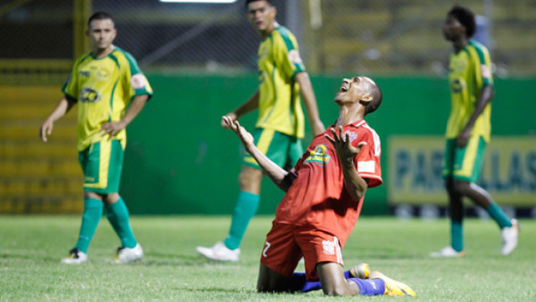 Real Sociedad acaricia ya el ascenso en Honduras