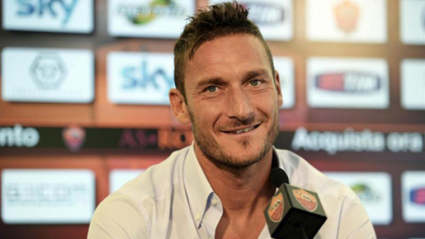 Francesco Totti renovó hasta 2016 con As Roma