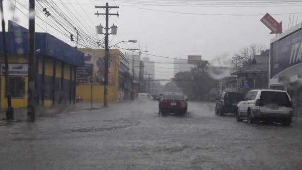 Colapsa San Pedro Sula: Fuerte lluvia provoca caos e inundaciones