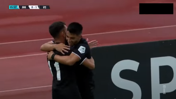 Jonathan Rubio celebra su segundo gol de la temporada con el Académica Coimbra de Portugal.