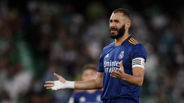 Benzema y la misteriosa lesión en su mano: Así tiene el dedo y aclara por qué no se opera