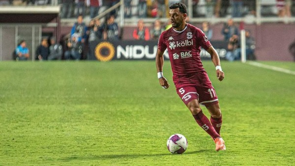 ¡Con todo y a matar! Los 11 que utilizarían hoy Marathón y Saprissa para la batalla en el Nacional