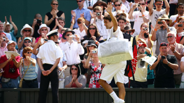 Federer bajó al puesto tres del mundo