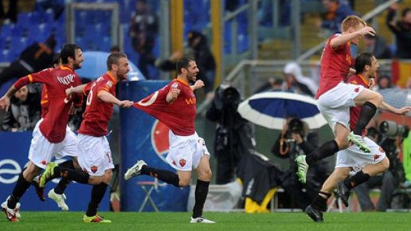 Roma se lleva el clásico de la capital