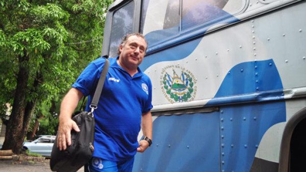 Rubén Israel renuncia a la selección de El Salvador