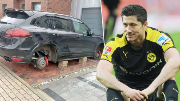 Roban las cuatro llantas del Porsche de Robert Lewandowski