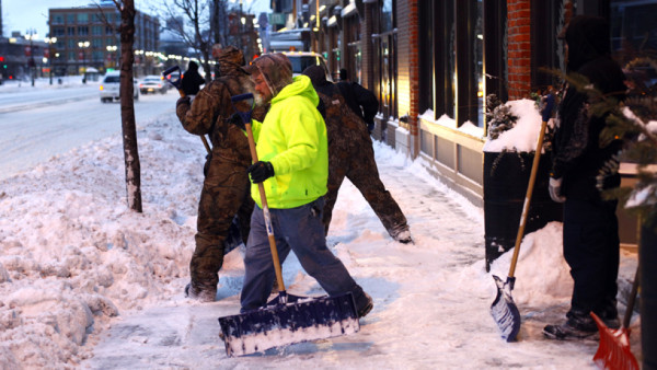 INFORME ESPECIAL: Intensa ola de frío paraliza parte de Estados Unidos