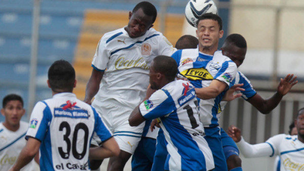 EN VIVO: ¡Victoria gana con gol polémico!