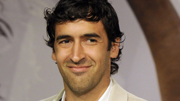 'Raúl aún no define su futuro'