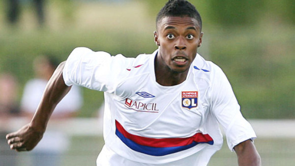 Inter está interesado en Michel Bastos