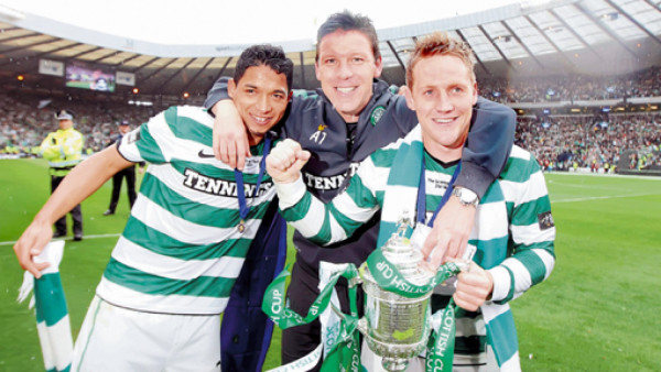 El catracho Emilio Izaguirre se coronó campeón de Copa con el Celtic.