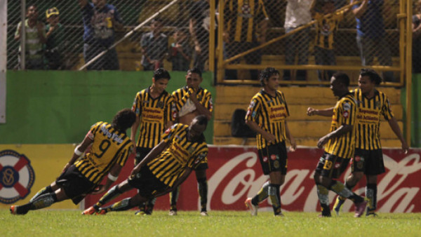 Real España arrancó con pie derecho