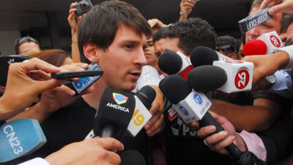 A Messi no le gustó que le preguntaran sobre Cristiano