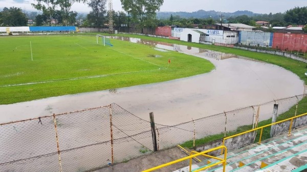 FOTOS: Así ha quedado el estadio de Siguatepeque con las fuertes lluvias