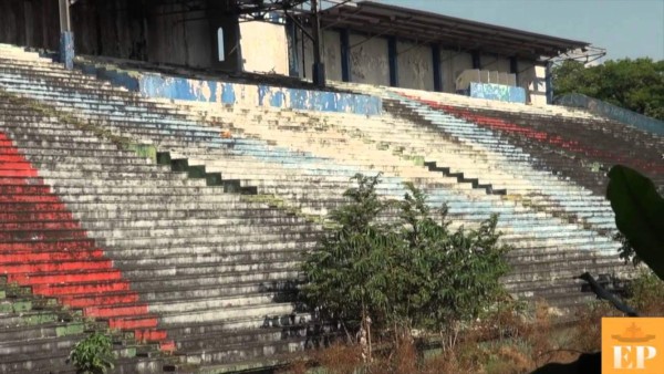 ¡Con uno de Honduras! Grandes estadios que fueron abandonados