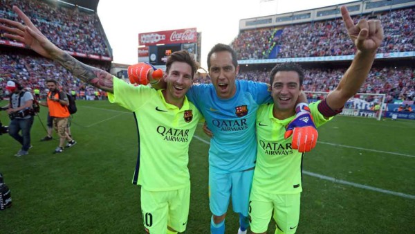 Las mejores 15 fotos inolvidables de Xavi Hernández en el Barcelona