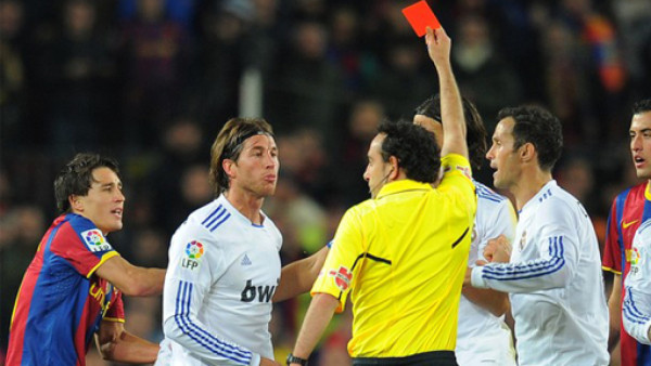 Ramos sancionado con un partido por falta contra Messi