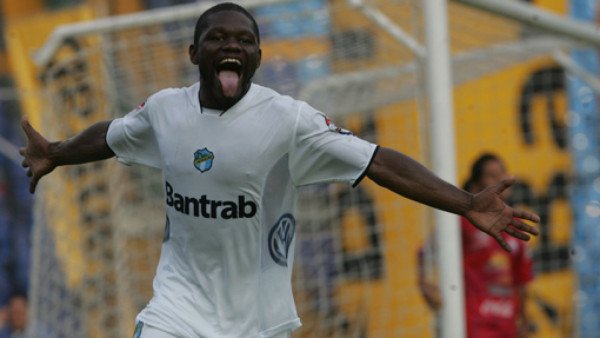 Hondureño Tyson Núñez se enfrenta hoy a veteranos del Real Madrid