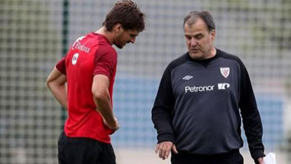 Bielsa echa a Llorente del entrenamiento