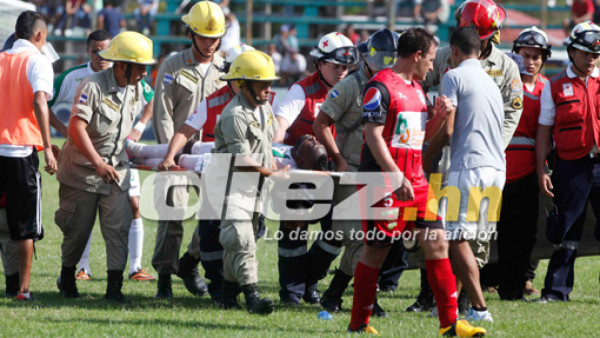 VIDEO: Irbin Guerrero quedó inconsciente tras chocar con jugador de Savio