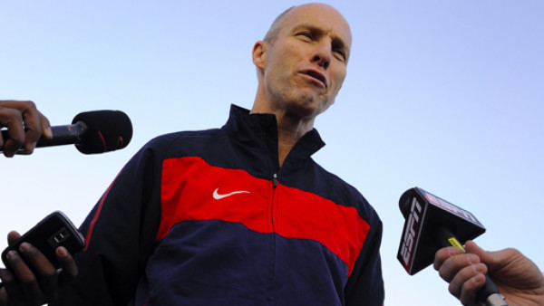 Bob Bradley seguirá dirigiendo a selección de Egipto