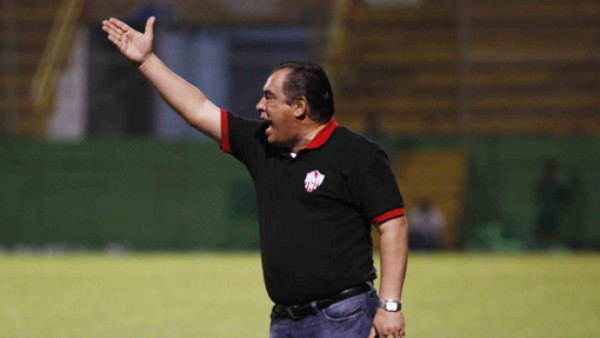 Edwin Pavón está encantado con sus jugadores