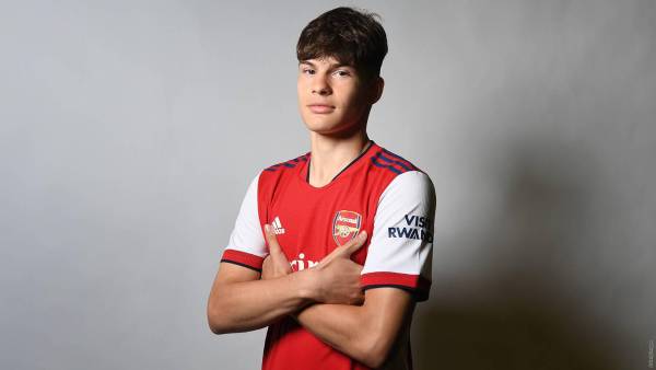 Elián Quesada forma parte de la plantilla del Arsenal y se entrena con la plantilla estelar.