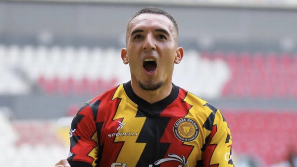 La ficha del atacante Rai Villa pertenece a Leones Negros de la Liga Expansión.