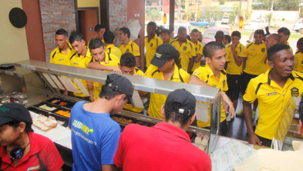 Ambiente de compañerismo en la pretemporada de Real España