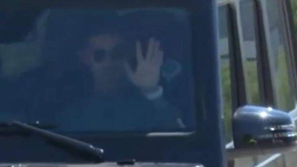 James Rodríguez y su flota espectacular de autos que no puede conducir en España
