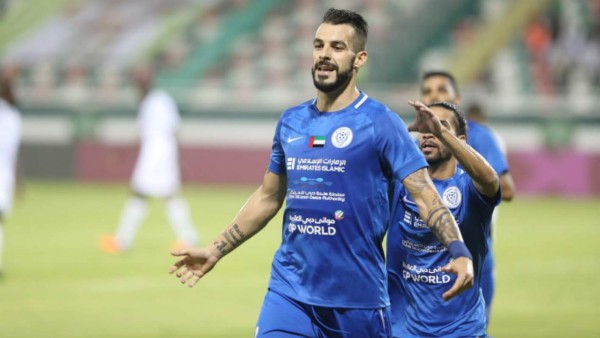 No están retirados: Reconocidos jugadores naufragando en ligas de bajo nivel