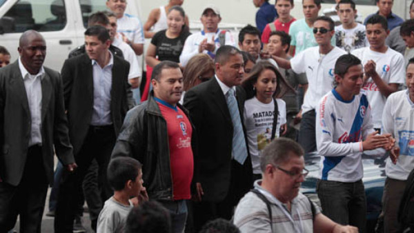 La afición le demuestra su amor a Wilmer