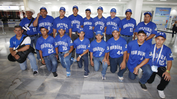 Digno recibimiento a la Selección Sub-15 de béisbol de Honduras