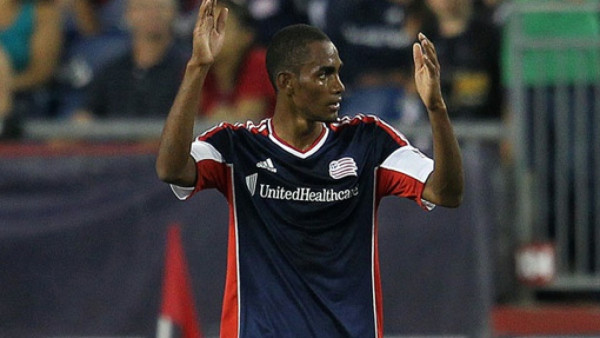 Jerry Bengtson sigue peleado con las redes