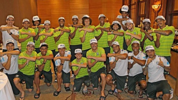 El detalle de los jugadores brasileños con Neymar