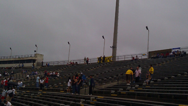 Así vive la afición hondureña el Real España-Chicago Fire