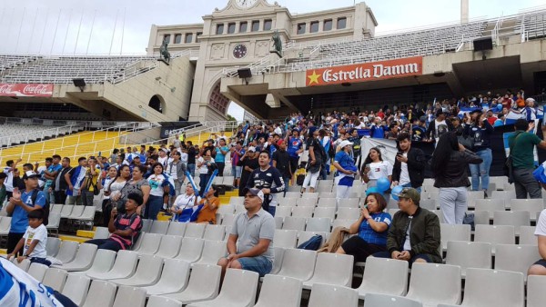 Hondureños en Barcelona: De la ilusión a la frustración por ver a la selección de Honduras