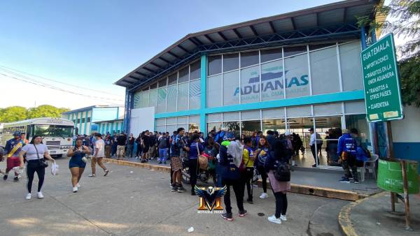 La afición motagüense ha viajado desde Tegucigalpa para acuerpar a su equipo en este duelo internacional.