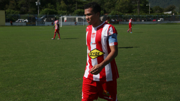 El gesto de Jorge Lozano para Arnold Peralta en el Vida