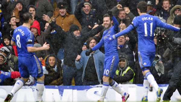 Chelsea pintó el clásico ante Arsenal de Blue