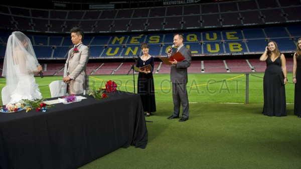 VIDEO: Boda en el Camp Nou previo al clásico