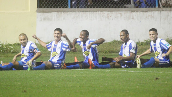 Victoria deja moribundo a Real España