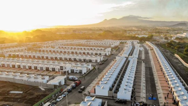 ¡Gran obra! Así son las viviendas que Nayib Bukele entregó a las familias afectadas por Eta y Iota &nbsp;&nbsp;&nbsp;