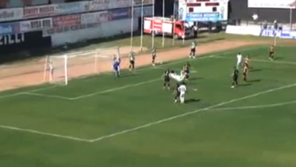 VIDEO: Golazo de escorpión en Turquía